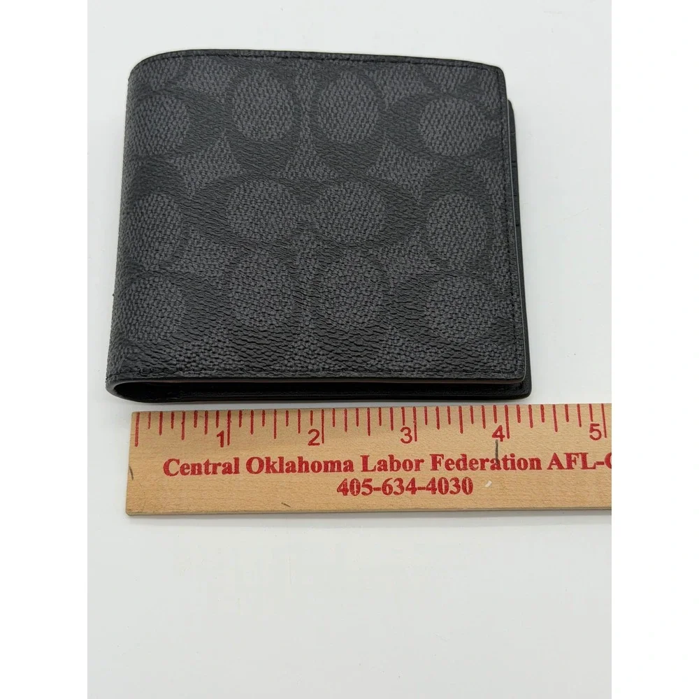 Coach wallet signature